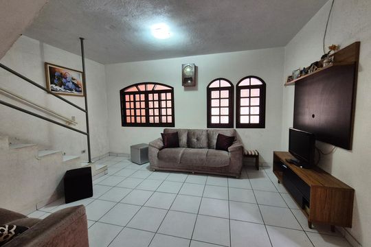Sala de casa à venda com 4 quartos, 180m² em Vila Campo Grande, São Paulo
