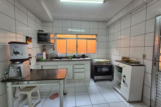 Quarto de casa à venda com 4 quartos, 180m² em Vila Campo Grande, São Paulo