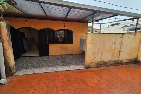 Área externa de casa à venda com 4 quartos, 180m² em Vila Campo Grande, São Paulo