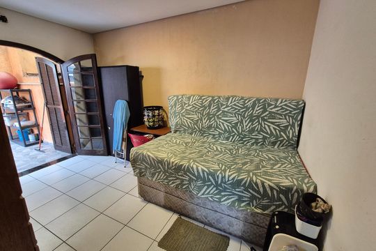 Quarto de casa à venda com 4 quartos, 180m² em Vila Campo Grande, São Paulo