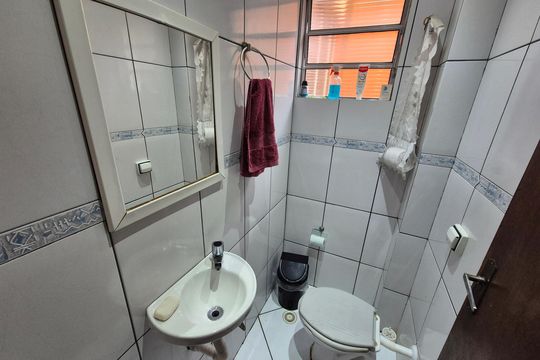 Banheiro de casa à venda com 4 quartos, 180m² em Vila Campo Grande, São Paulo