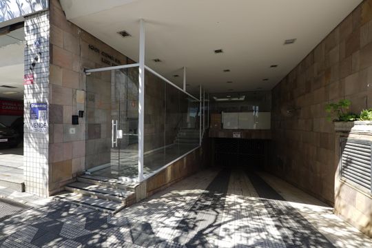 Fachada de apartamento à venda com 3 quartos, 72m² em Cambuci, São Paulo