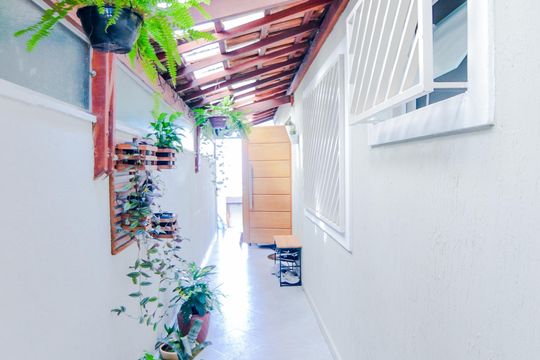 Corredor de entrada  de casa à venda com 2 quartos, 114m² em Parque Continental Ii, Guarulhos
