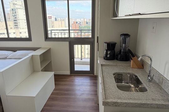Cozinha de kitnet/studio à venda com 1 quarto, 20m² em Jardim das Acacias, São Paulo