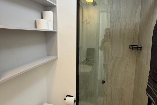 Banheiro de kitnet/studio à venda com 1 quarto, 20m² em Jardim das Acacias, São Paulo