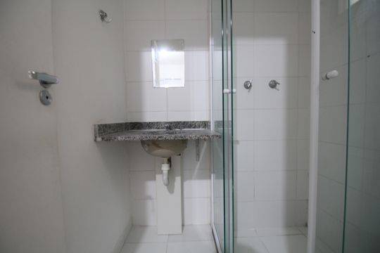 Banheiro Suíte  de apartamento à venda com 3 quartos, 67m² em Vila Pirajussara, São Paulo