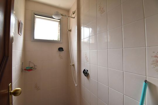 Banheiro de serviço de apartamento à venda com 3 quartos, 208m² em Bigorrilho, Curitiba