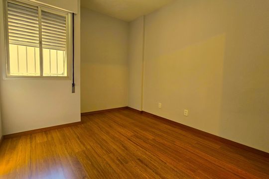 Quarto de apartamento à venda com 4 quartos, 150m² em Funcionários, Belo Horizonte