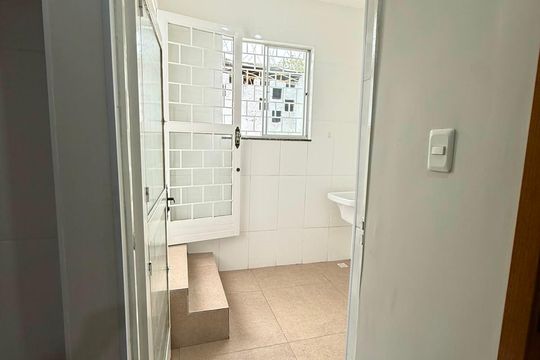 Área de serviço de apartamento para alugar com 2 quartos, 55m² em Del Castilho, Rio de Janeiro