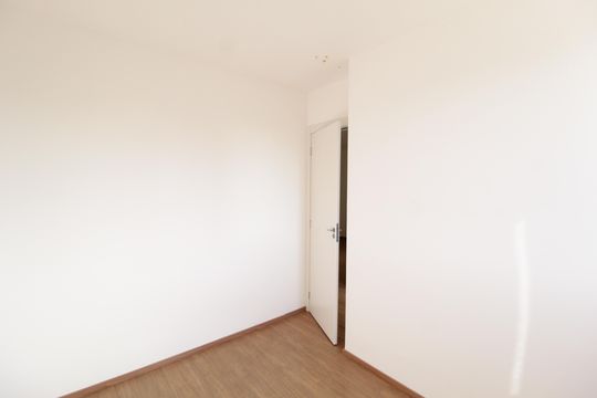 Quarto 2 de apartamento para alugar com 2 quartos, 51m² em Jardim Brasília, Uberlândia