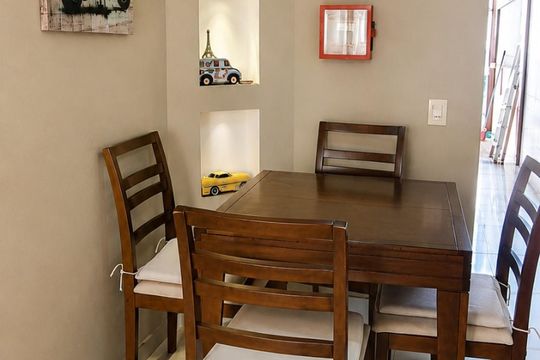 Sala de casa de condomínio à venda com 2 quartos, 70m² em Vila Campos Sales, Campinas