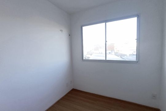 Quarto 2 de apartamento para alugar com 2 quartos, 43m² em Santo Antonio da Prata, Belford Roxo