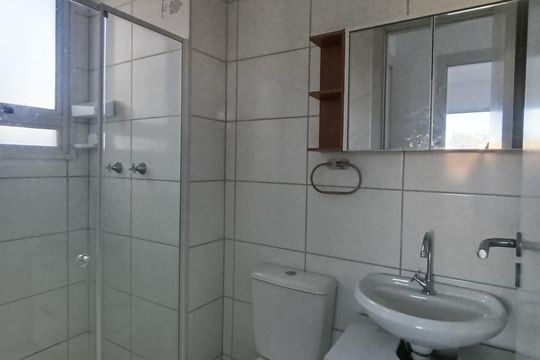 Banheiro de apartamento para alugar com 2 quartos, 43m² em Santo Antonio da Prata, Belford Roxo