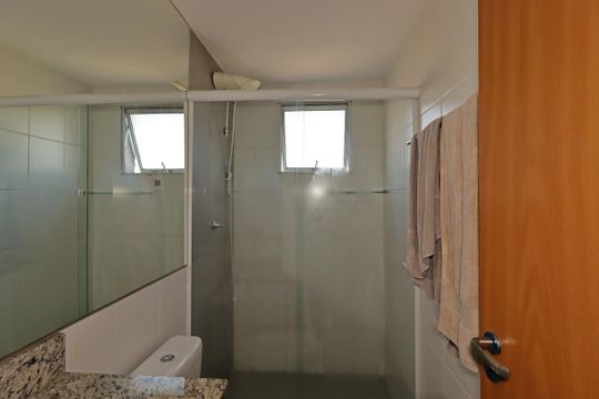 Banheiro de apartamento para alugar com 2 quartos, 60m² em Utinga, Santo André