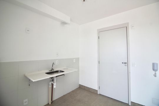 Cozinha  de apartamento para alugar com 2 quartos, 38m² em Vila Campanela, São Paulo