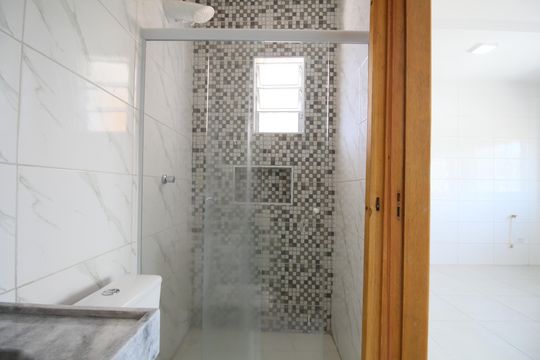 Banheiro de casa para alugar com 1 quarto, 42m² em Parque Reboucas, São Paulo
