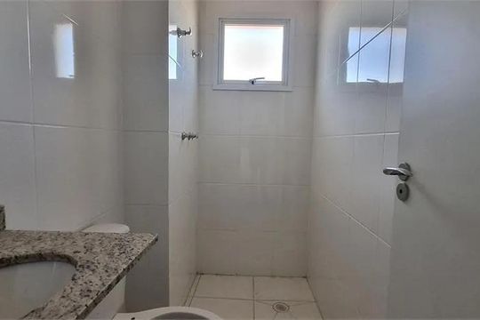 Banheiro de apartamento à venda com 2 quartos, 69m² em Vila América, Santo André