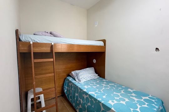 Quarto de Serviço de apartamento para alugar com 3 quartos, 210m² em Barra Funda, Guarujá
