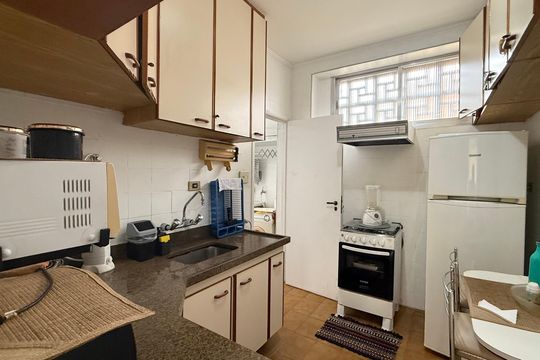 Cozinha de apartamento para alugar com 3 quartos, 210m² em Barra Funda, Guarujá