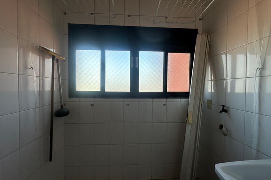 Área de Serviço de apartamento para alugar com 2 quartos, 58m² em Jardim Tupanci, Barueri