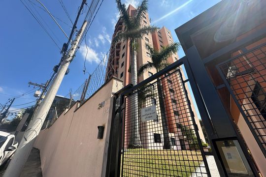 Fachada de apartamento para alugar com 2 quartos, 58m² em Jardim Tupanci, Barueri