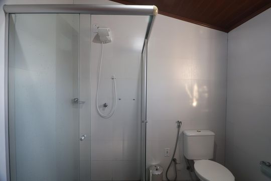 Banheiro suíte de casa para alugar com 3 quartos, 120m² em Centro, Canoas