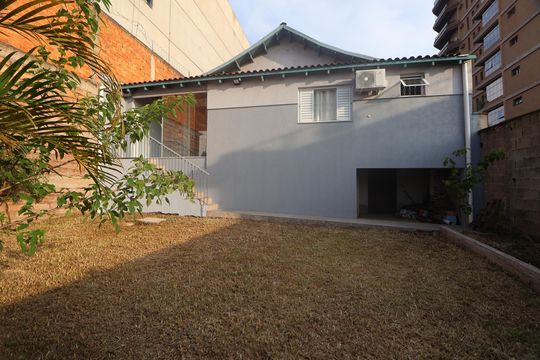 Quintal de casa para alugar com 3 quartos, 120m² em Centro, Canoas