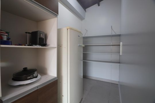 Cozinha - Armários de casa para alugar com 3 quartos, 120m² em Centro, Canoas