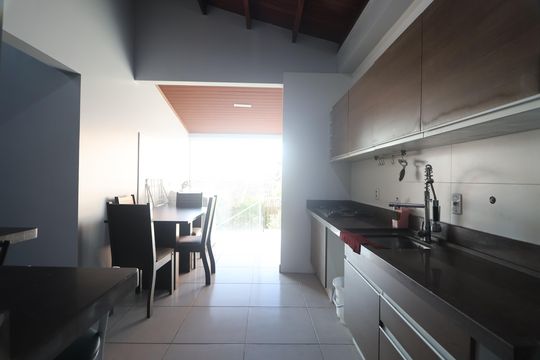 Cozinha - Armários de casa para alugar com 3 quartos, 120m² em Centro, Canoas
