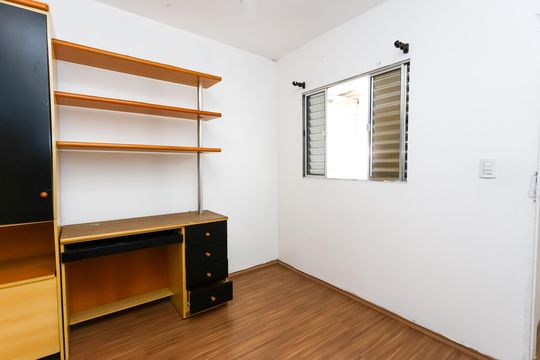 Quarto 3 de casa para alugar com 3 quartos, 160m² em Jardim Maria Virginia, São Paulo
