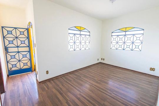 Sala de casa para alugar com 3 quartos, 82m² em Providência, Belo Horizonte