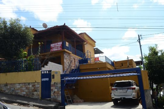 Fachada de casa para alugar com 2 quartos, 82m² em Providência, Belo Horizonte