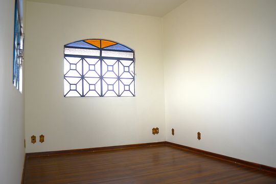 Sala de casa para alugar com 2 quartos, 82m² em Providência, Belo Horizonte