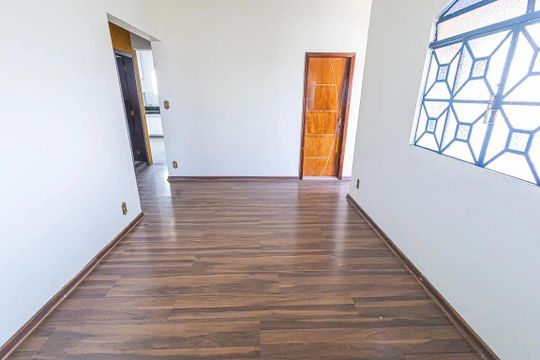 Sala de casa para alugar com 3 quartos, 82m² em Providência, Belo Horizonte