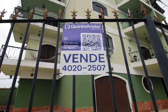 Placa de apartamento à venda com 2 quartos, 76m² em Irajá, Rio de Janeiro