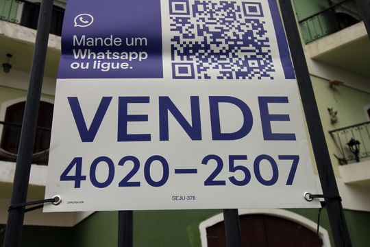Placa de apartamento à venda com 2 quartos, 76m² em Irajá, Rio de Janeiro