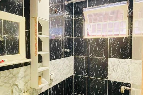 Banheiro social de casa de condomínio para alugar com 4 quartos, 999m² em Monte Catine, Cotia
