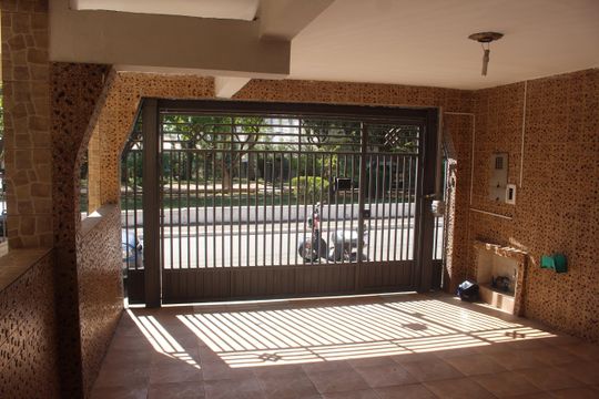Garagem de casa à venda com 2 quartos, 120m² em Santa Paula, São Caetano do Sul