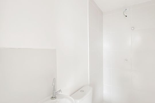 Banheiro  de kitnet/studio à venda com 1 quarto, 17m² em Vila Granada, São Paulo