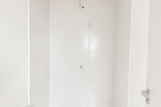 Banheiro  de kitnet/studio à venda com 1 quarto, 17m² em Vila Granada, São Paulo