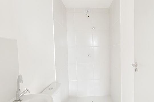 Banheiro  de kitnet/studio à venda com 1 quarto, 17m² em Vila Granada, São Paulo