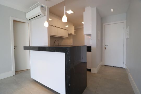 Cozinha de apartamento para alugar com 3 quartos, 107m² em Jardim Karaíba, Uberlândia