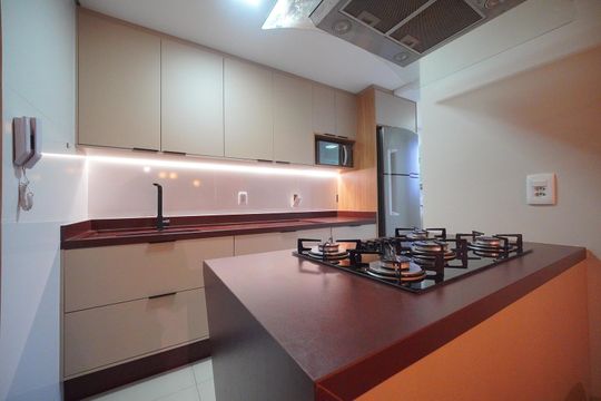 Cozinha  de apartamento para alugar com 2 quartos, 78m² em Trindade, Florianópolis