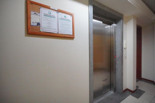 Elevador  de apartamento para alugar com 2 quartos, 78m² em Trindade, Florianópolis