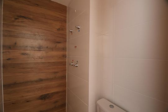 Banheiro  de apartamento para alugar com 2 quartos, 46m² em Fátima, Canoas