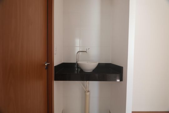 Banheiro  de apartamento para alugar com 2 quartos, 46m² em Fátima, Canoas