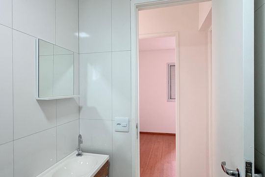 Banheiro de apartamento para alugar com 2 quartos, 50m² em Jardim Iris, São Paulo