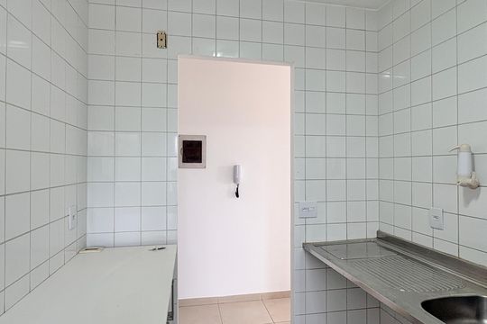 Cozinha de apartamento para alugar com 2 quartos, 50m² em Jardim Iris, São Paulo