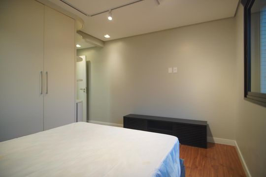 Suíte de apartamento à venda com 2 quartos, 90m² em Petrópolis, Porto Alegre