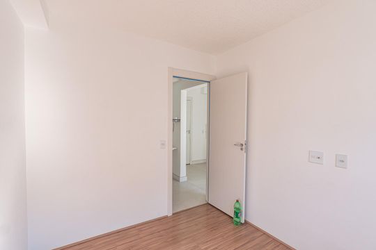 Quarto 1 de apartamento para alugar com 2 quartos, 37m² em Parque Bristol, São Paulo